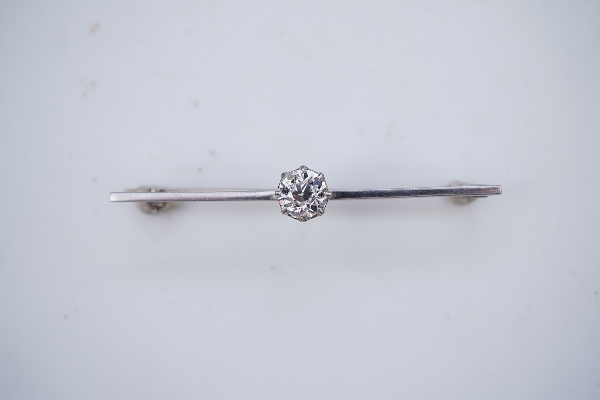 A diamond bar brooch, early 20th century